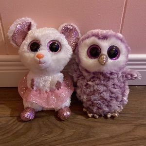 lot of two plushies